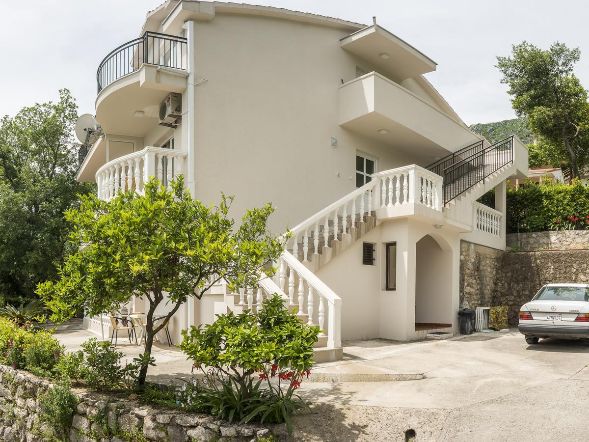 Apartments Villa Radonic Дони-Моринь Экстерьер фото