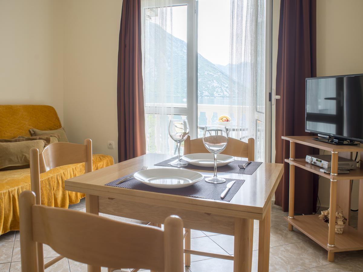 Apartments Villa Radonic Дони-Моринь Экстерьер фото